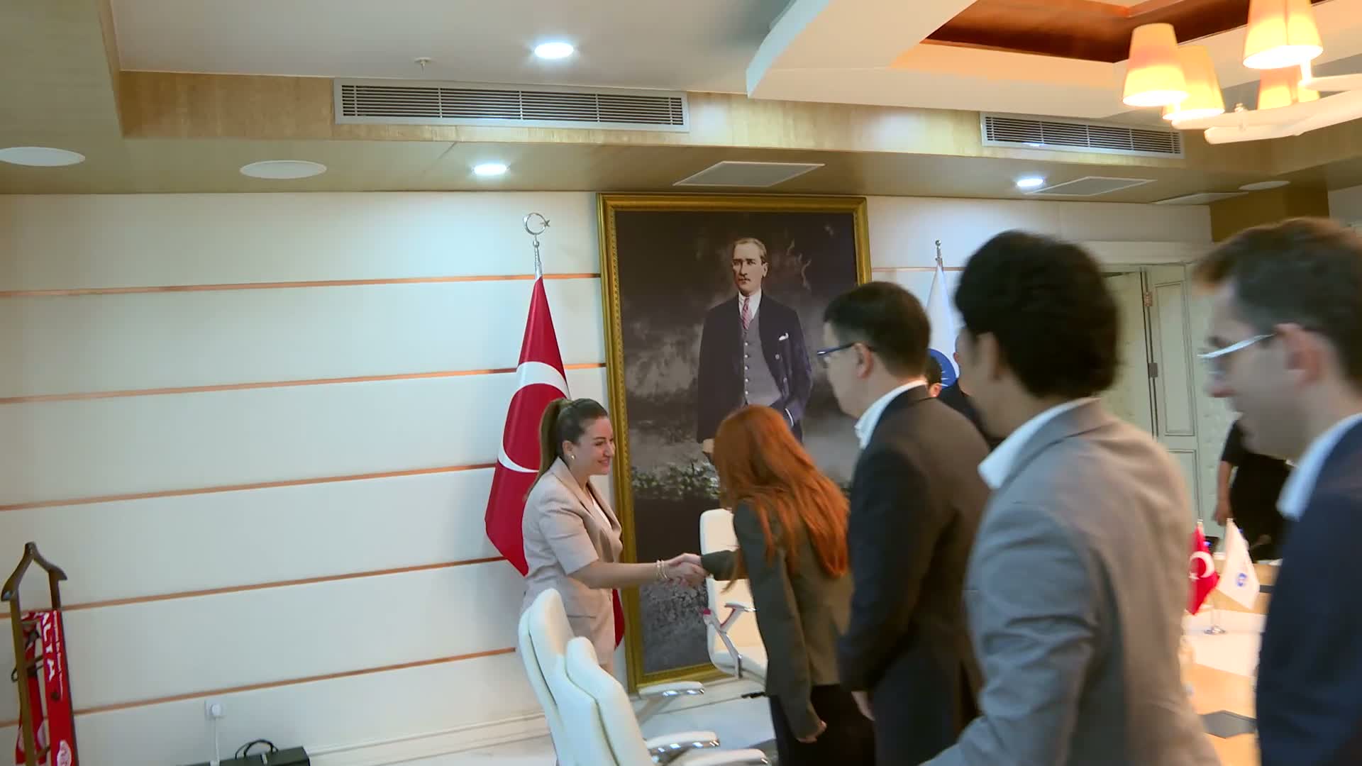 Antalya Büyükşehir Belediye Başkan Vekili Özdemir, Singapur Cumhuriyeti Büyükelçisi'ni ağırladı