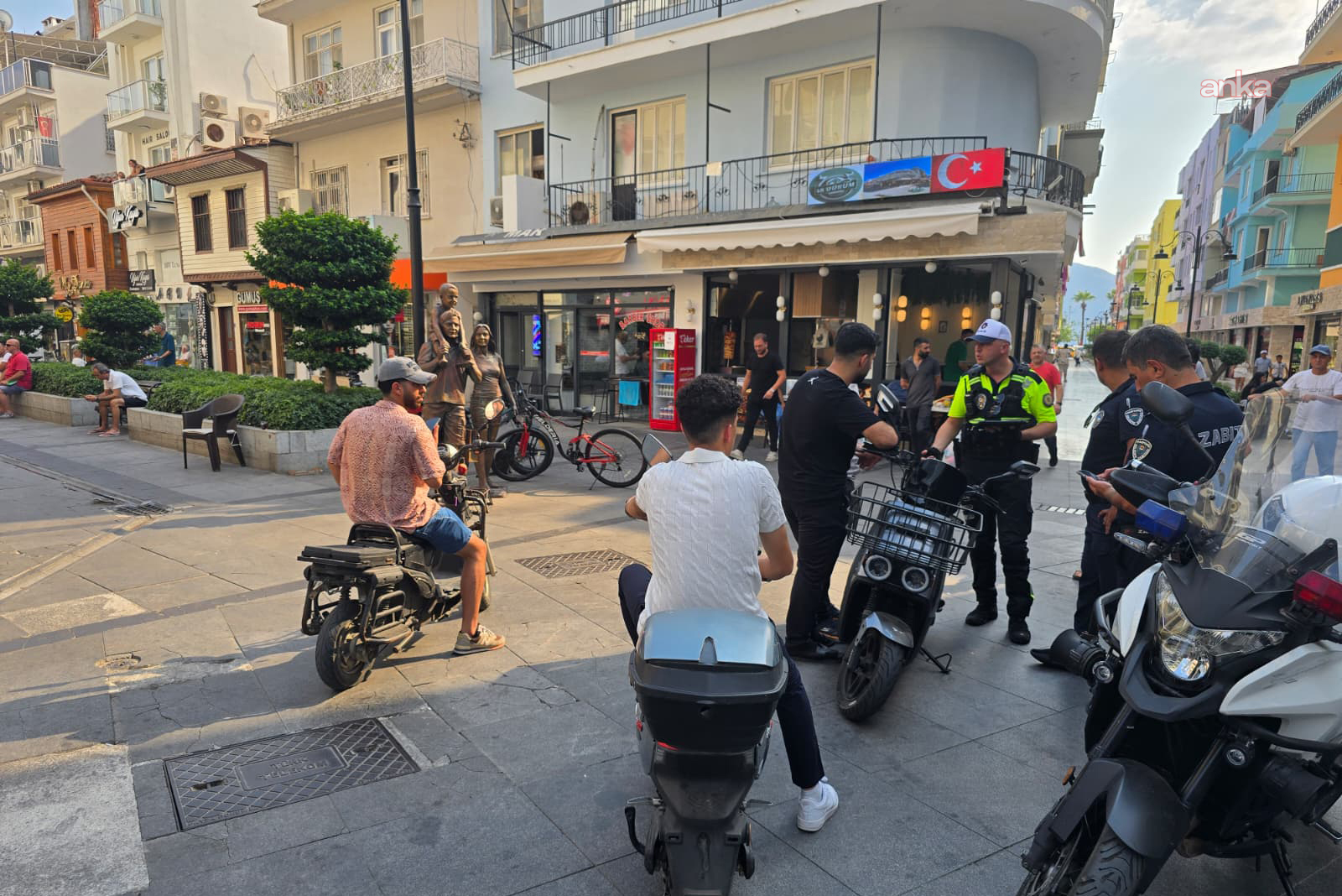 Marmaris Çarşısı'nda motosikletlere ortak denetim