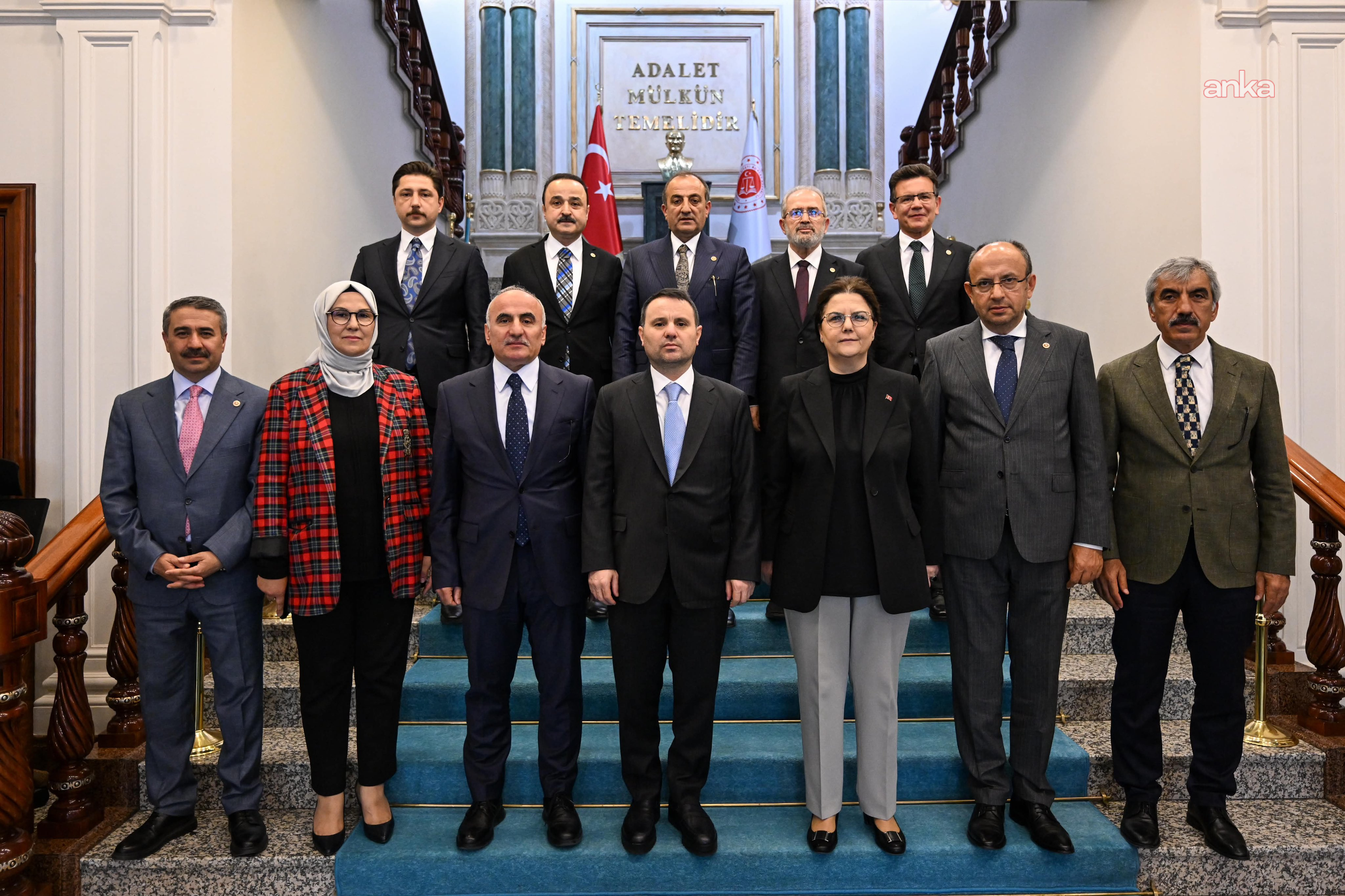 TBMM İnsan Haklarını İnceleme Komisyonu Başkanı Yanık, Bakan Akın Gürlek'i ziyaret etti
