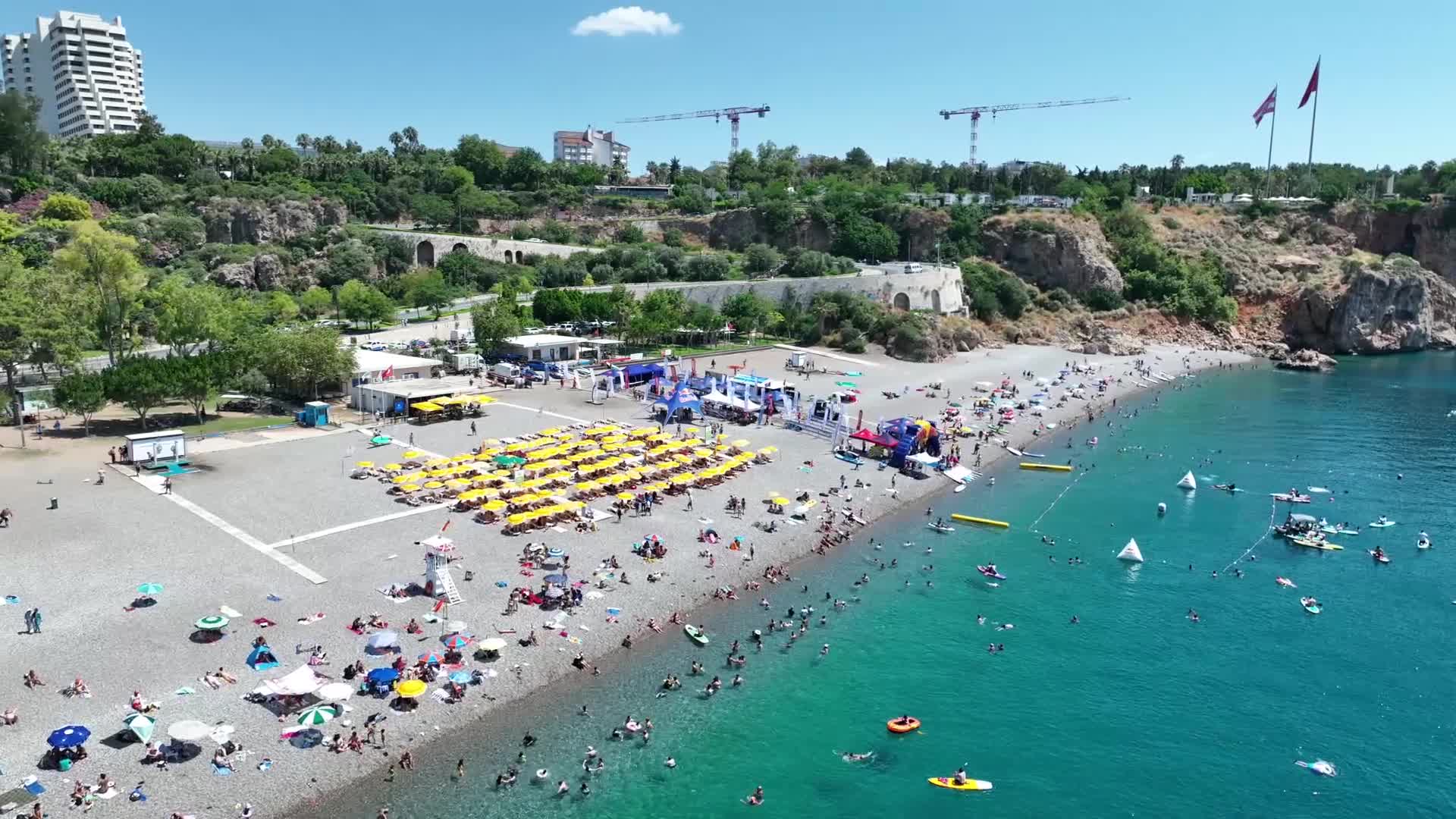 Antalya Zabıtası'ndan “Dumansız Plaj” denetimi