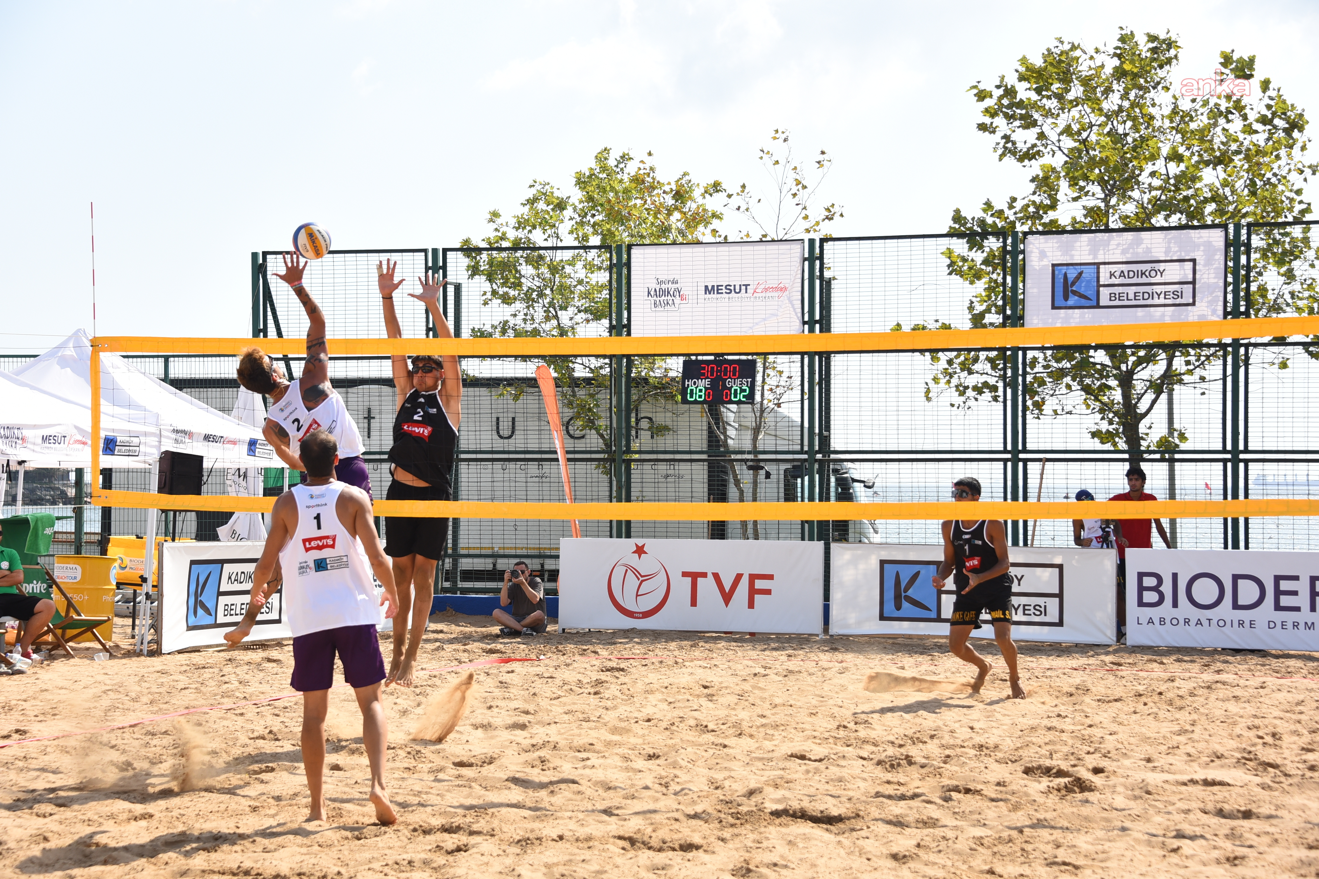Kalamış’ta plaj voleybolu turnuvası heyecanı başlıyor