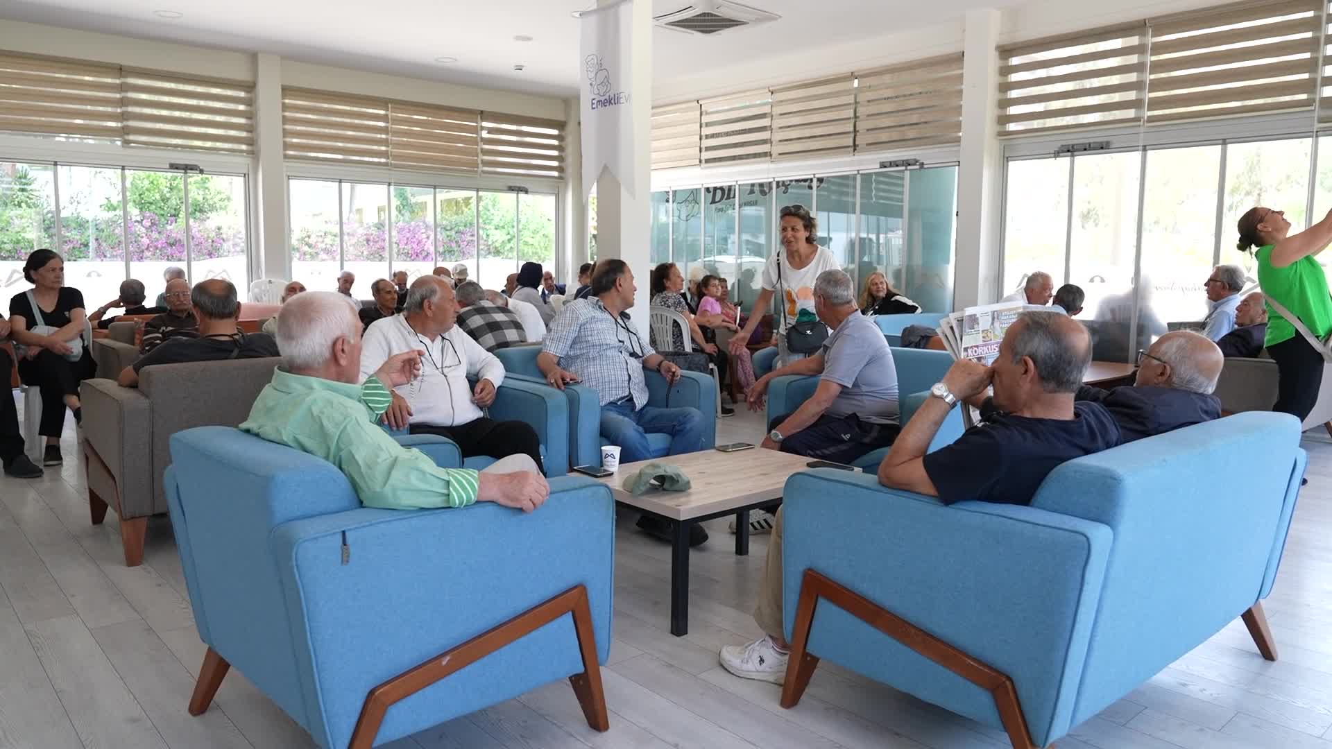 Mersin Büyükşehir Belediyesi Yenişehir Emekli Evi'nde bayram buluşması
