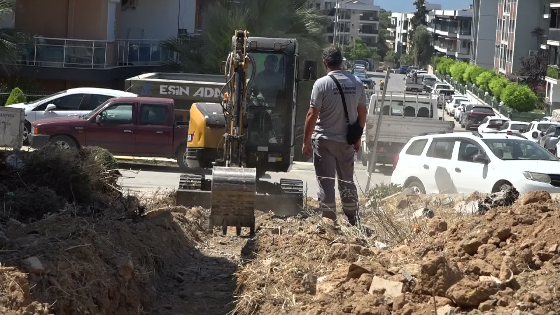 Kuşadası Belediyesi'nden ilçe genelinde alt ve üstyapı mesaisi