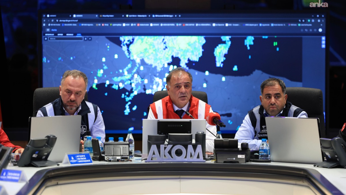 İBB Başkan Vekili Nuri Aslan: Mecbur kalmadıkça dışarı çıkmayın