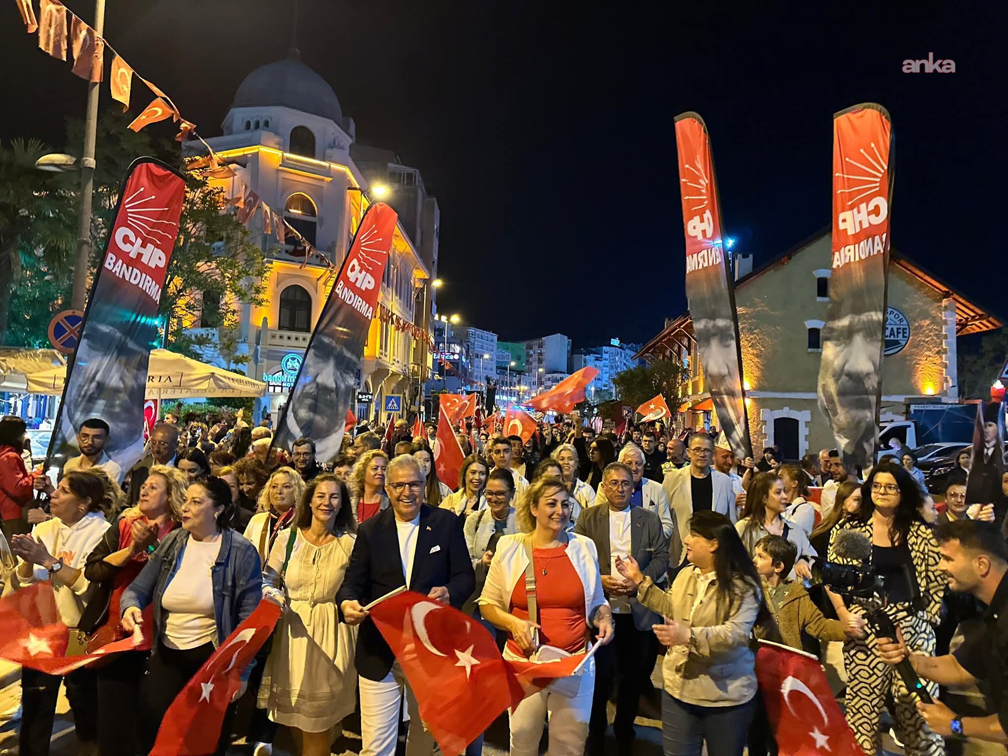 Bandırma’da 19 Mayıs coşkusu, gün boyu süren etkinliklerle zirveye ulaştı