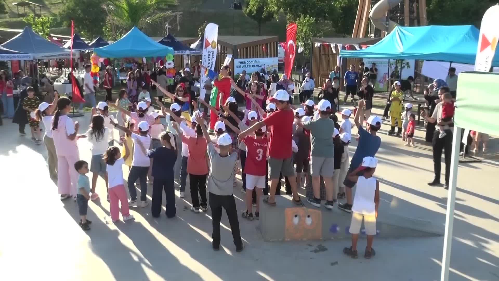 Kahramanmaraş’ta koruyucu aileler ve çocuklar düzenlenen etkinlikte bir araya geldi