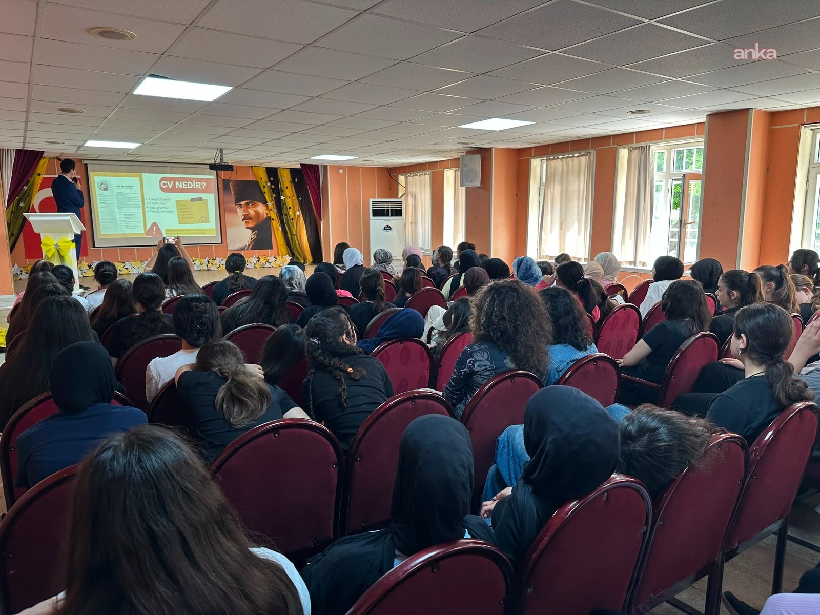Mersin Büyükşehir Belediyesi Kariyer Merkezi'nden lise öğrencilerine kariyer eğitimi