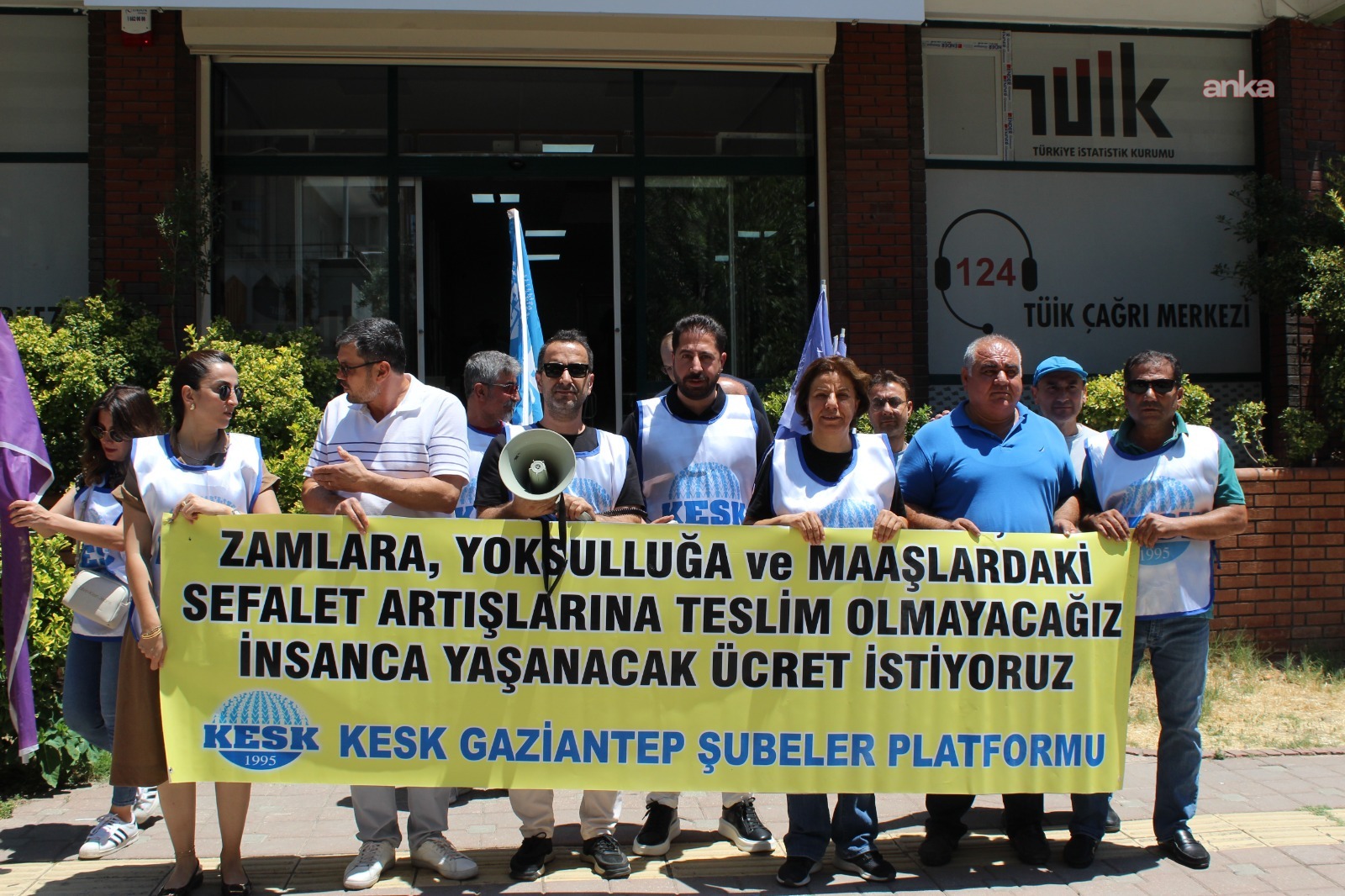 KESK Gaziantep Şubeler Platformu'ndan TÜİK önünde ek zam çağrısı