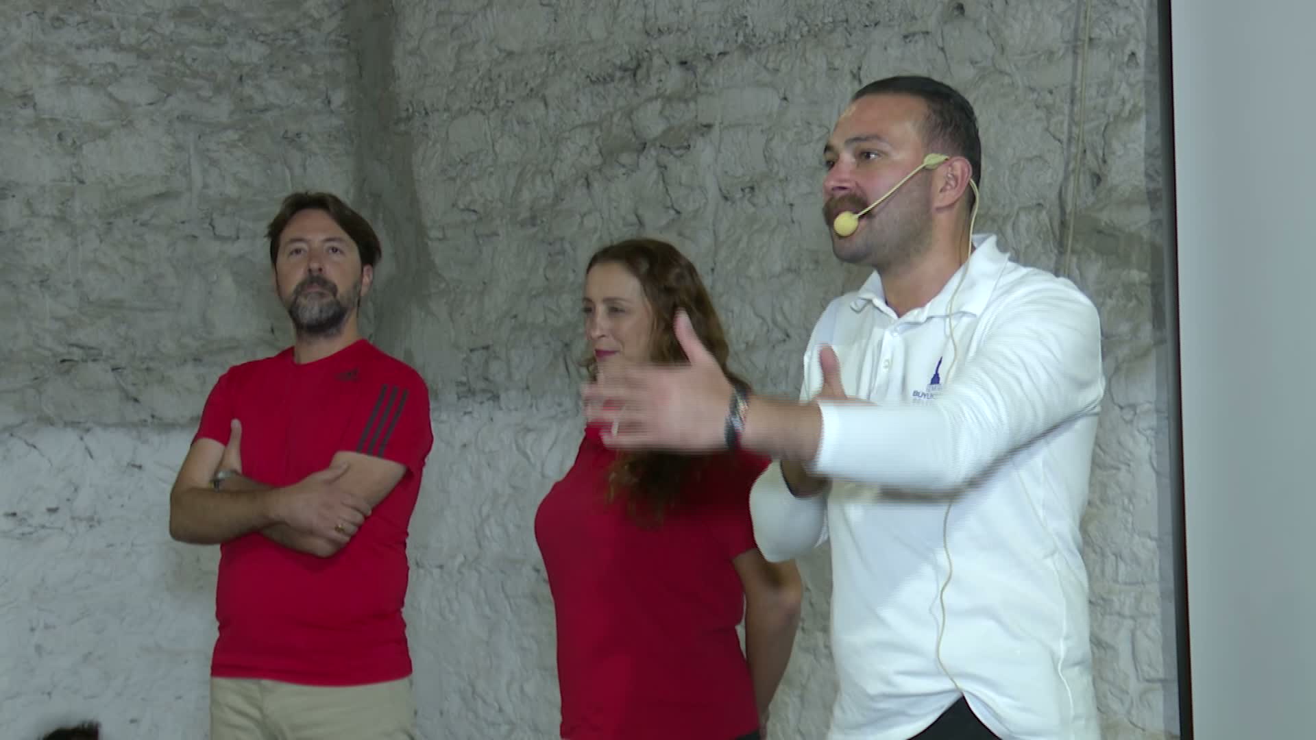 İzmir’de zeybek dersine yoğun ilgi
