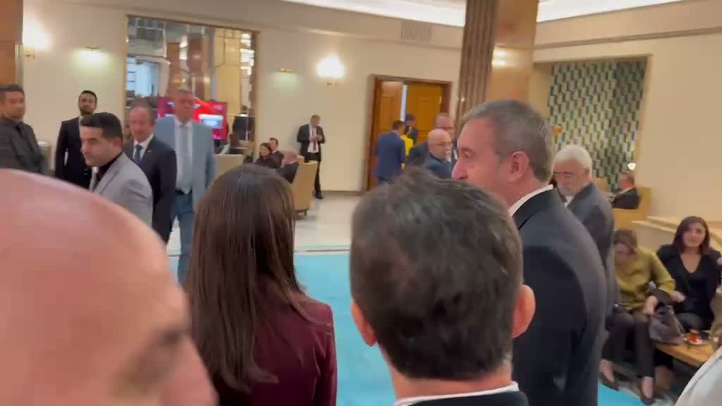 Devlet Bahçeli ile DEM Partililer TBMM Kulisi'nde tokalaştı