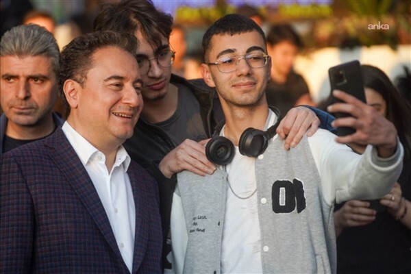 Ali Babacan'dan, YKS’ye girecek gençlere başarı mesajı