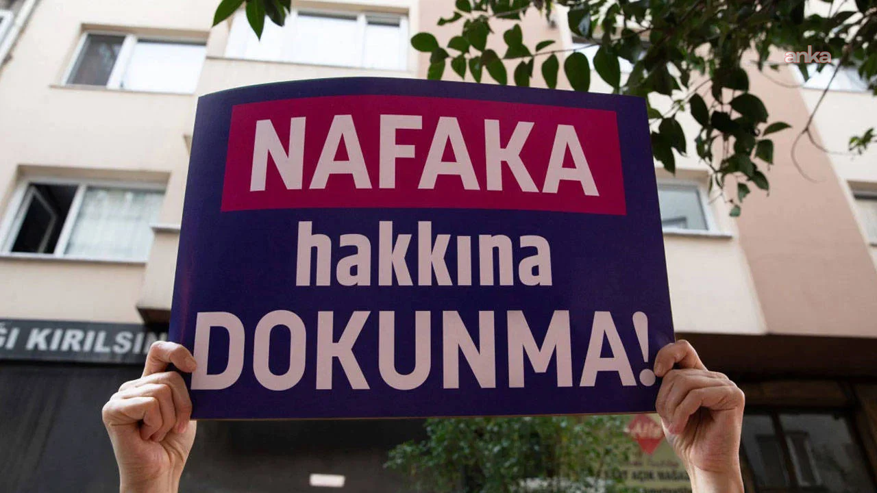 Tülay Hatimoğulları'ndan AYM'nin yoksulluk nafakasına ilişkin kararına tepki: Erkek egemen sistemin kadınların yaşamındaki tahakkümünü bir kez daha gösterdi