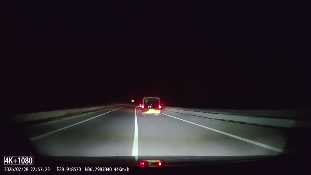 Taksiden ormanlık alana sigara izmariti atan şahıs hakkında işlem başlatıldı