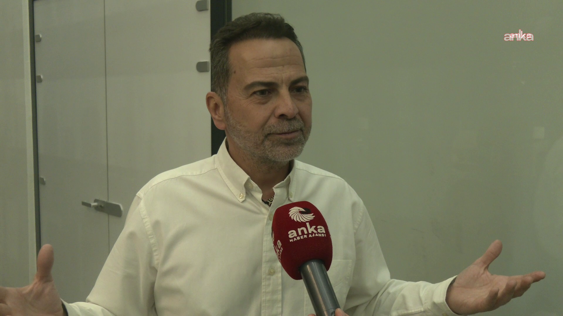 Nasuh Mahruki hakkında 15 Temmuz paylaşımı nedeniyle gözaltı kararı