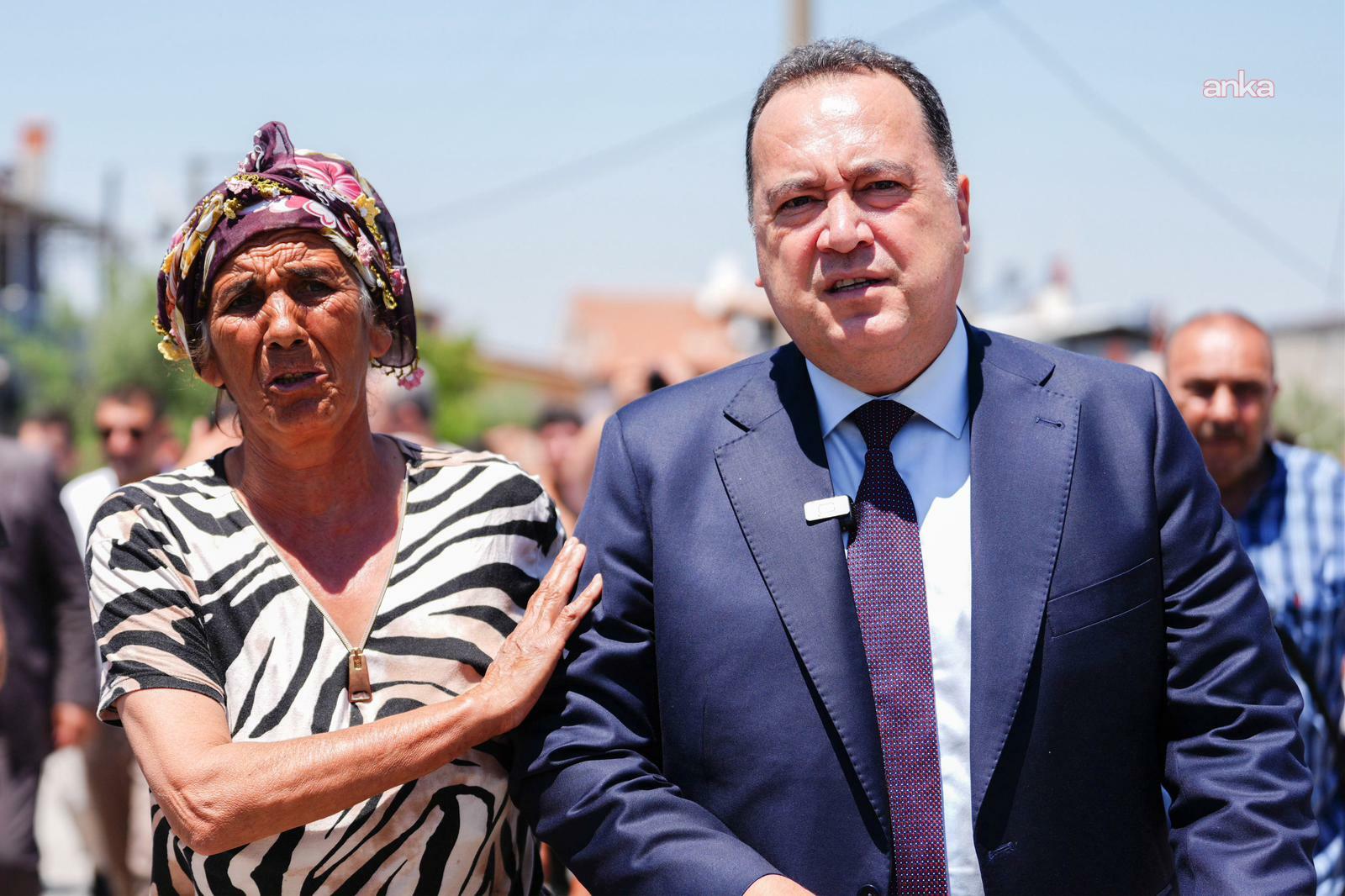 Manisa Büyükşehir Belediye Başkanı Dutlulu, selden etkilenen vatandaşları ziyaret etti