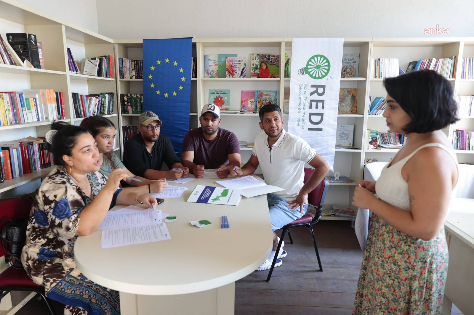 Konak’ta Roman gençlere CV ve kariyer yönetimi eğitimi