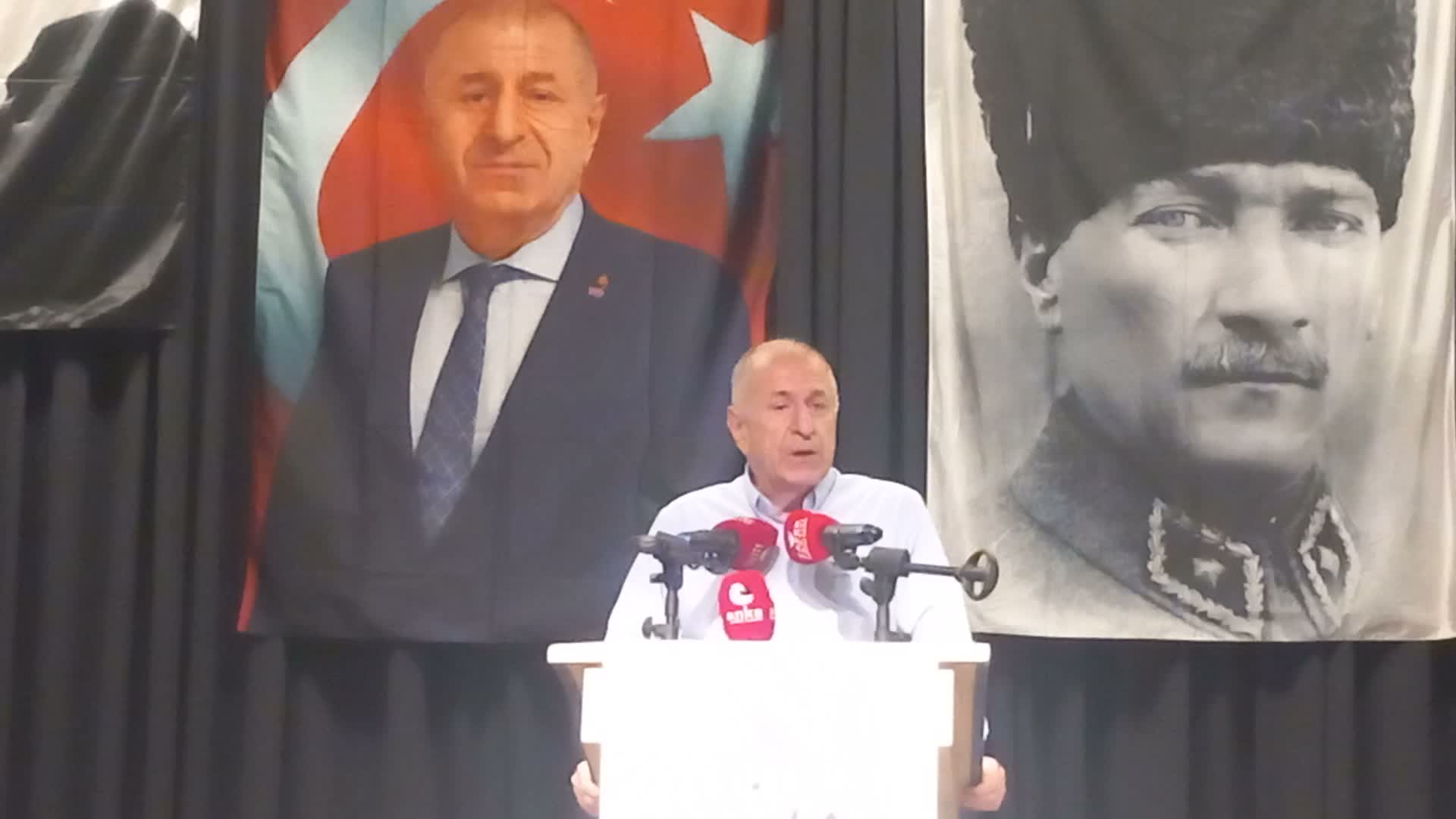 Zafer Partisi Genel Başkanı Özdağ Samsun'da konuştu: "İktidar hukuk oyunlarıyla muhalefeti bölerek iktidarda kalma stratejisi izliyor"
