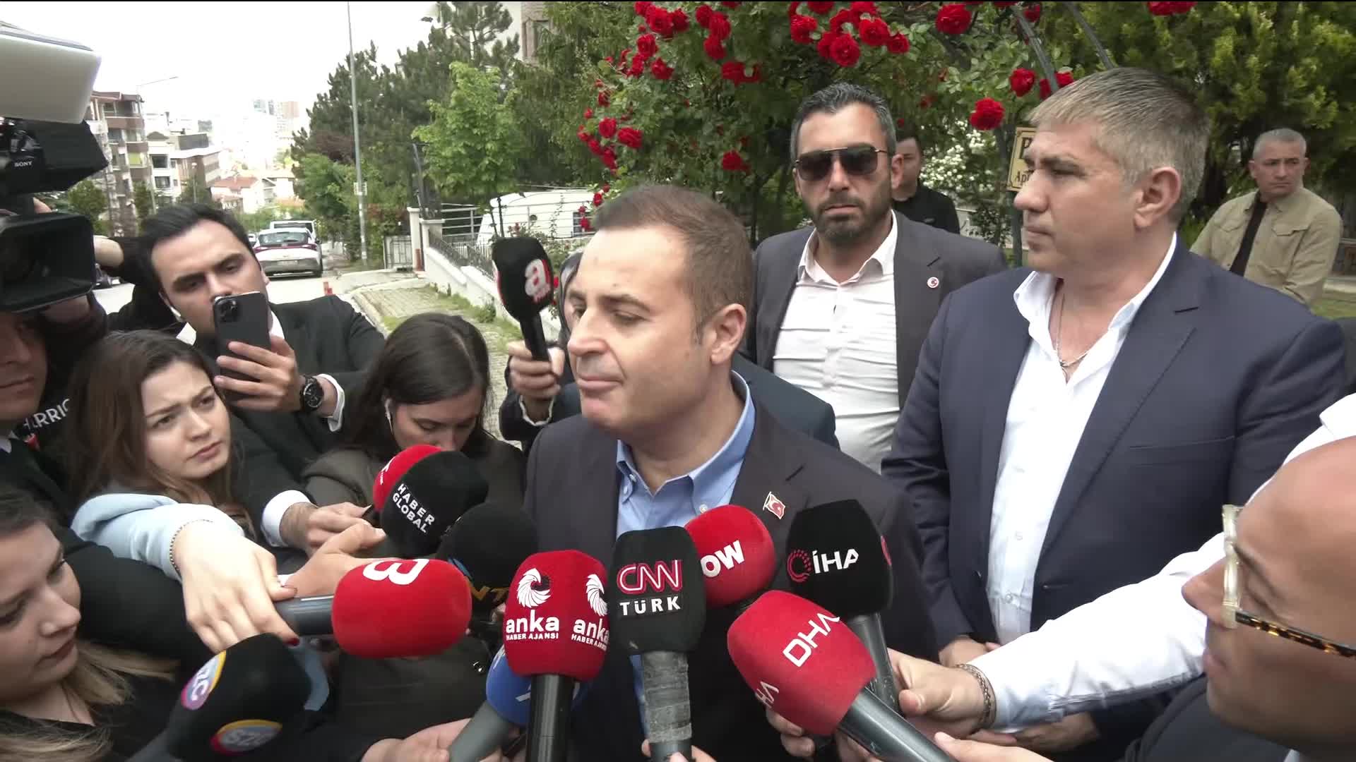 Kemal Kılıçdaroğlu görüntü vermeden çalışma ofisine geçti
