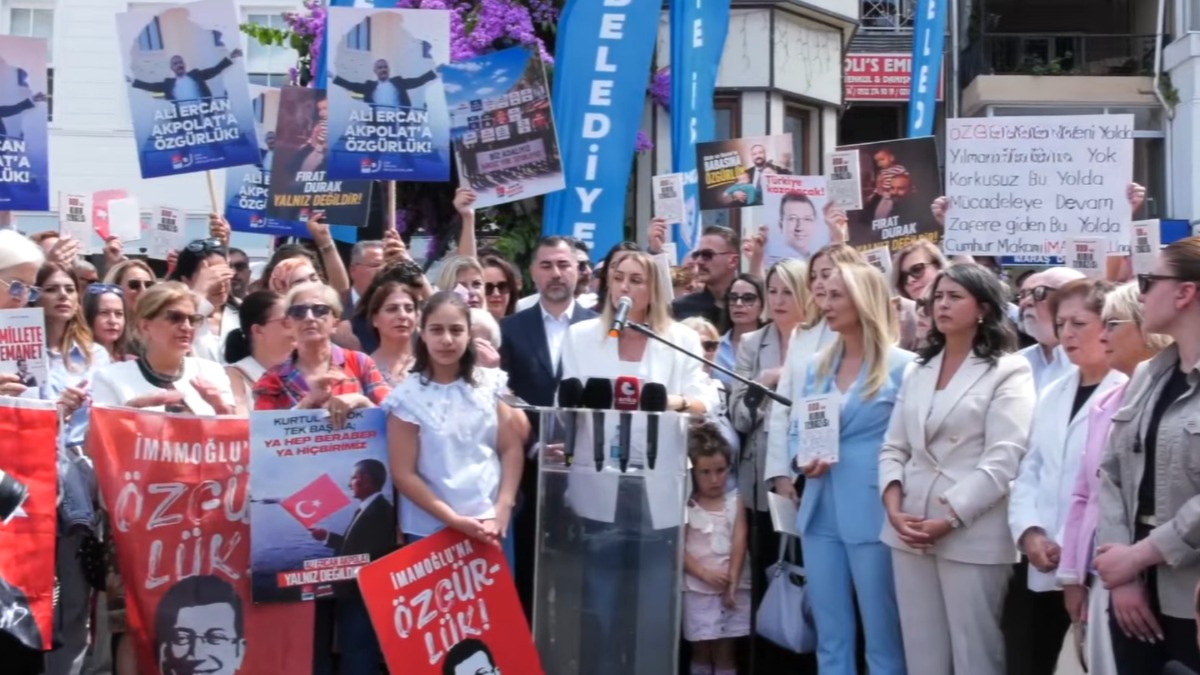 Dilek Kaya İmamoğlu: “YENİ Partimiz ülkemize, milletimize hayırlı uğurlu olsun"