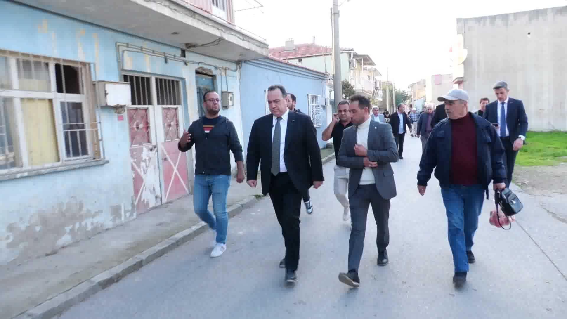 Manisa Büyükşehir Belediyesi, sorunları mahallelerde dinleyerek çözüm üretiyor