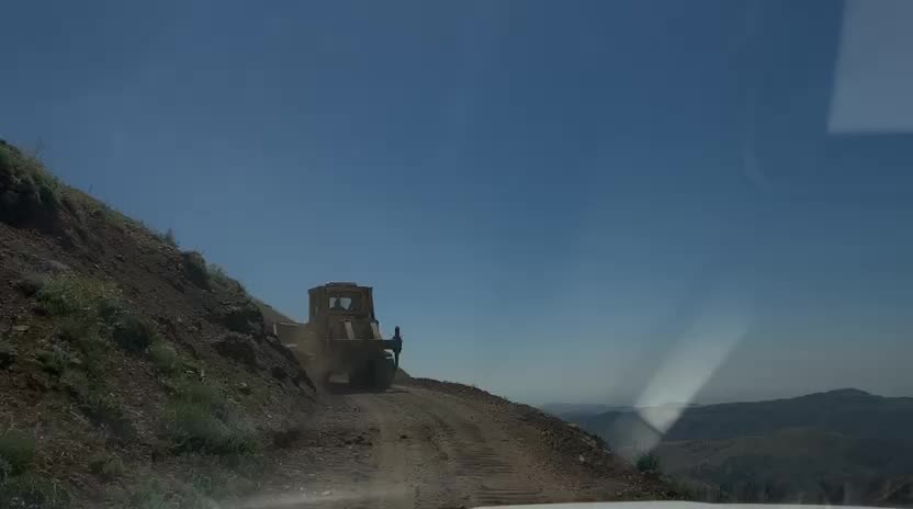 Adıyaman'da 40 derecede karla mücadele: Ulubaba Türbesi yolu açıldı
