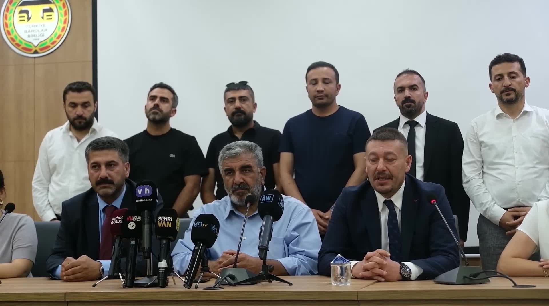 Van Barosu ve Rojin Kabaiş’in ailesinden ortak açıklama: Dosyadan çekilmedik, adalet mücadelesi sürecek