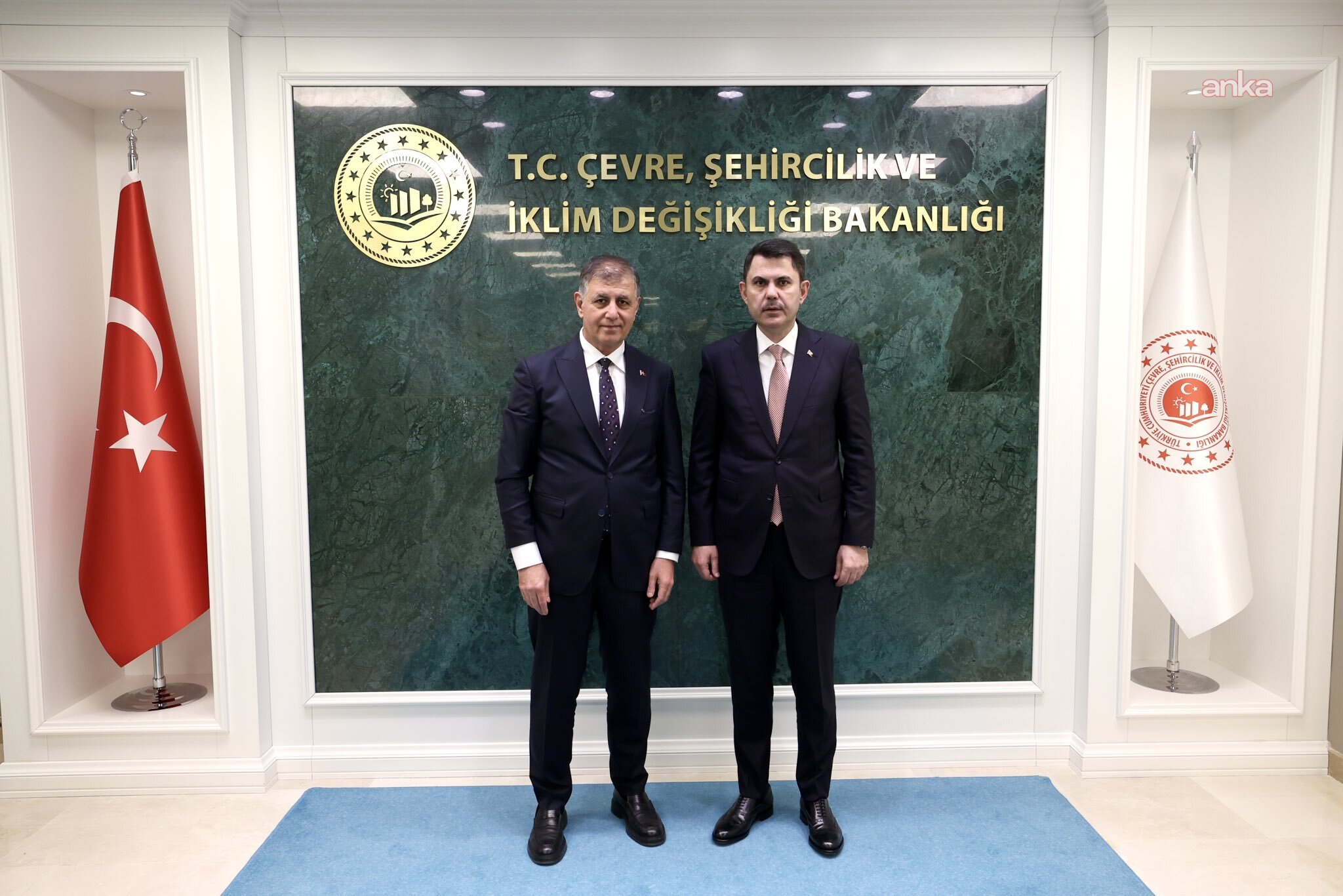 AK Parti'ye katılan Cemil Tugay'dan Murat Kurum ve Ömer Bolat'a ziyaret: "İzmir'in ihtiyaçlarına yönelik çalışmaları hızlandıracağız"