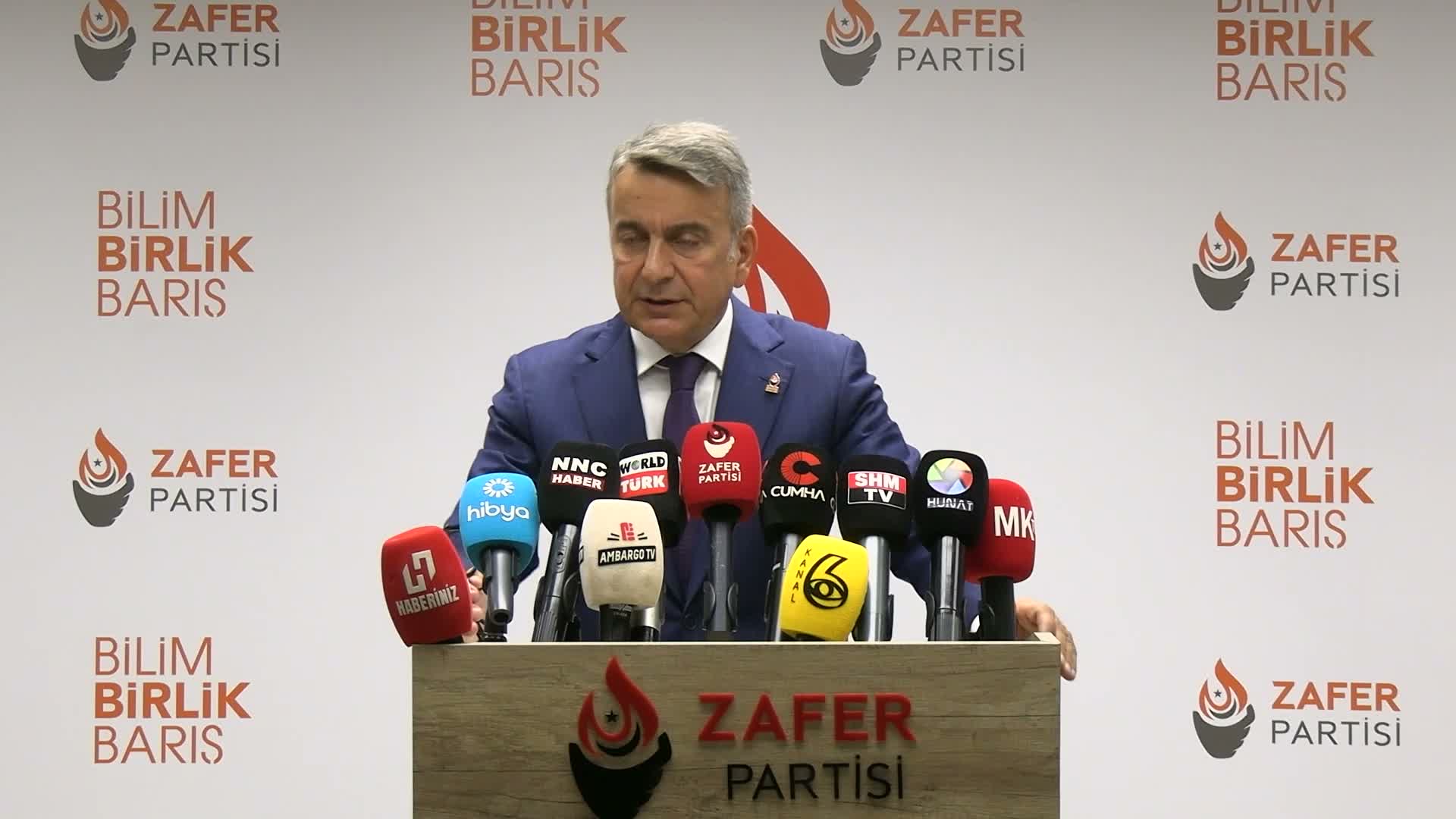 Zafer Partisi Sözcüsü Karamahmutoğlu'ndan fon krizi tepkisi: "AKP hükümeti, borsayı çökerterek yatırımcıları büyük zarara uğrattı"