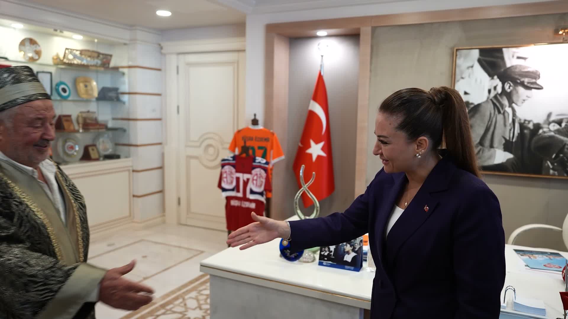 Antalya Büyükşehir Belediyesi Başkan Vekili Özdemir, Ahi temsilcilerini ağırladı