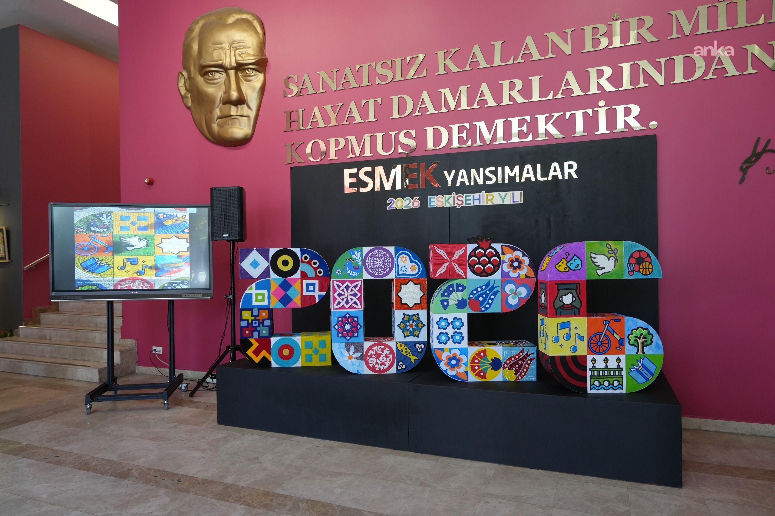 ESMEK’in 25’inci yıl coşkusu, “Yansımalar” sergisiyle taçlandı