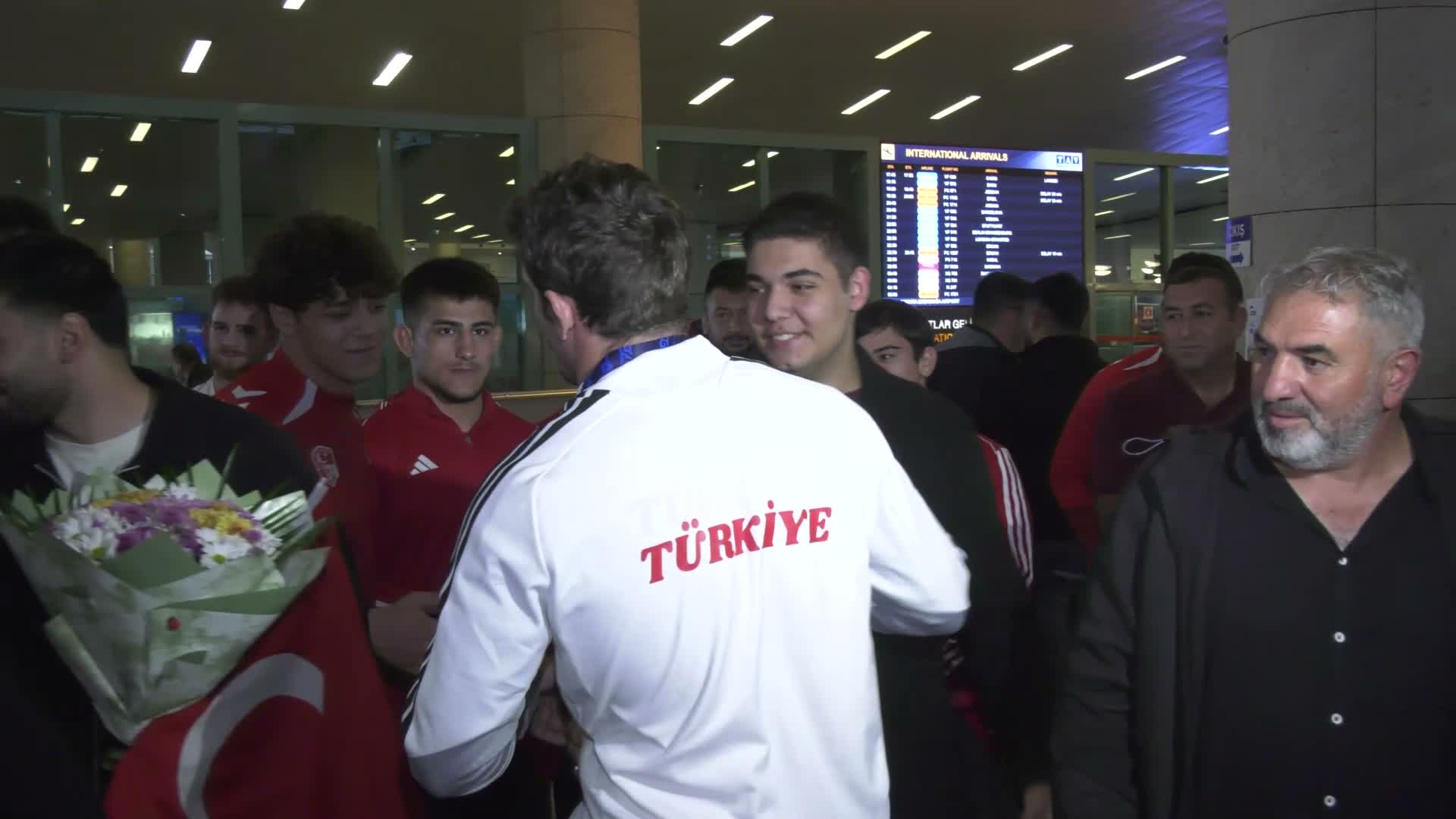 ASKİ Sporlu milli güreşçi Yüksel Sarıçiçek dünya ikincisi oldu