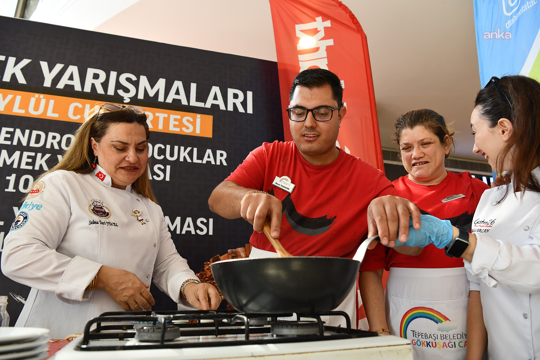 Tepebaşı'nda down sendromlu bireyler yemek yarışmasında buluştu