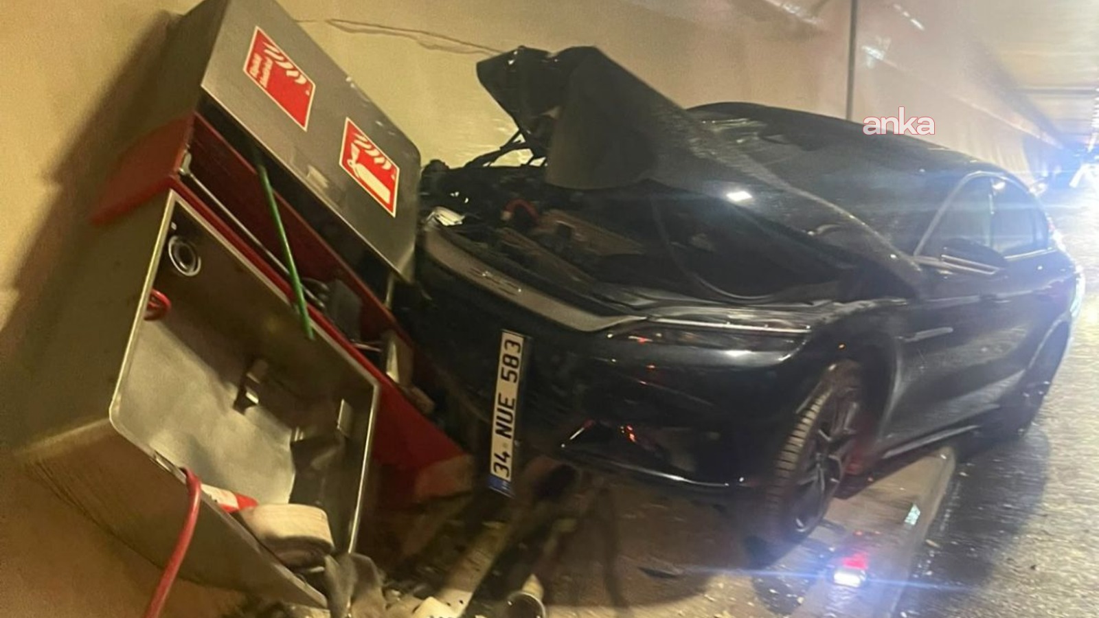 Avrasya Tüneli'nde trafik kazası: "Tünele akan suyun deniz suyuyla alakası yok"