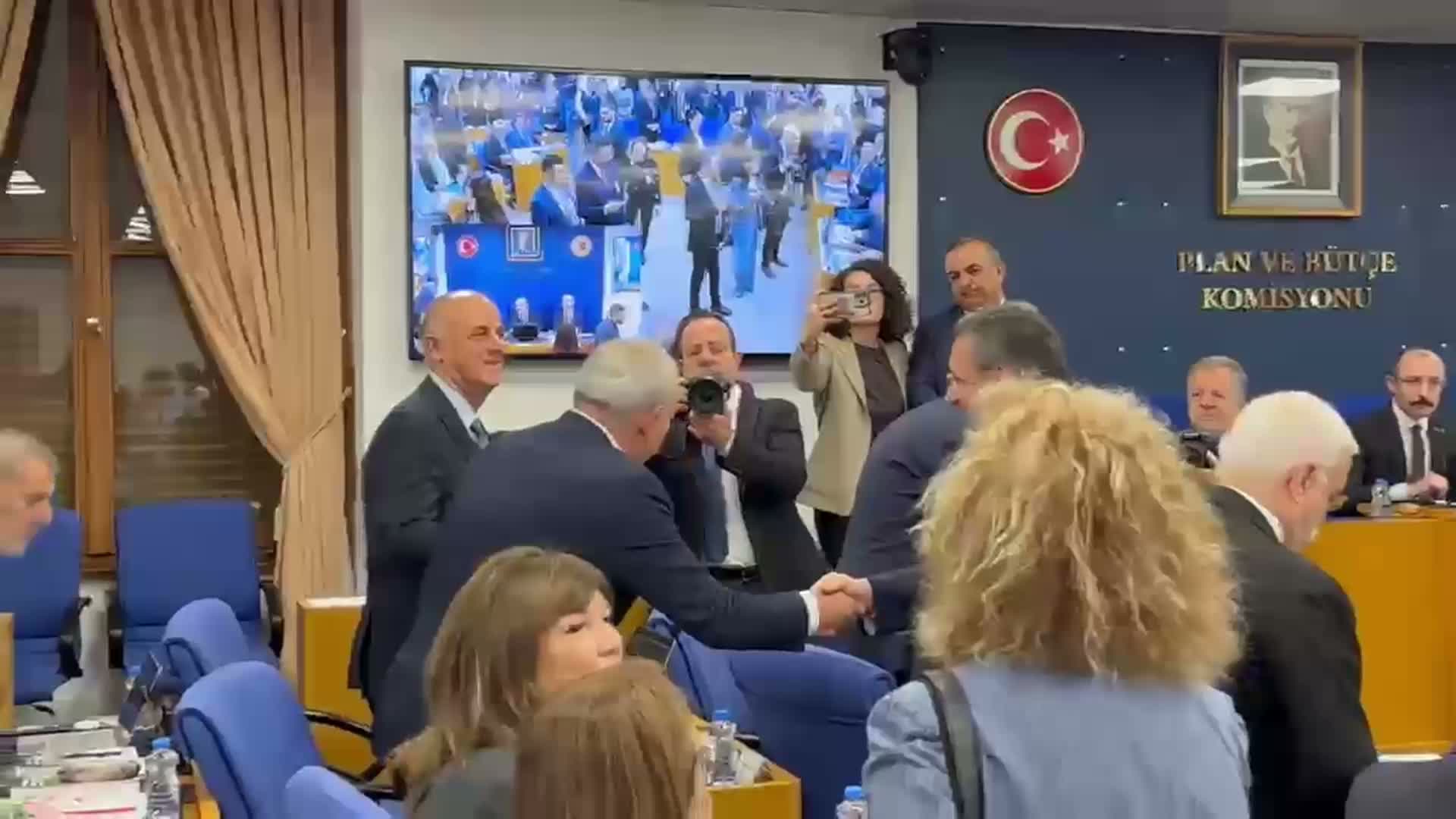 2027 bütçesi, Plan ve Bütçe Komisyonu'nda... YENİ Partili Karabat: "Tutuklananlar sadece şirket patronları değil, devletin ekonomi kadrosu"