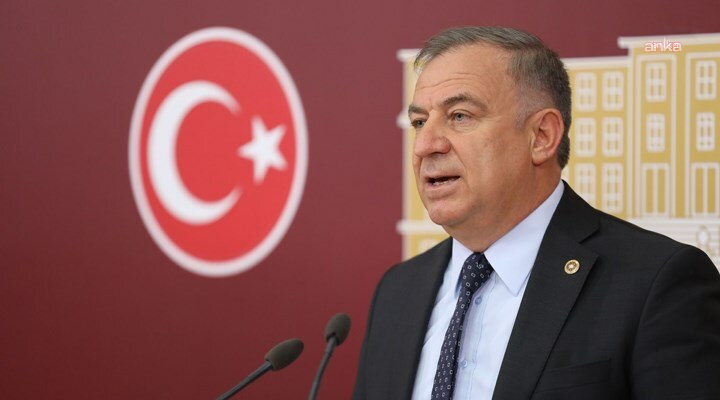 Gökan Zeybek'ten Üsküdar'da seçim öncesinde yapılan gözaltılara tepki: "Bunun adı, milletin aklıyla ve oyuyla alay etmektir"