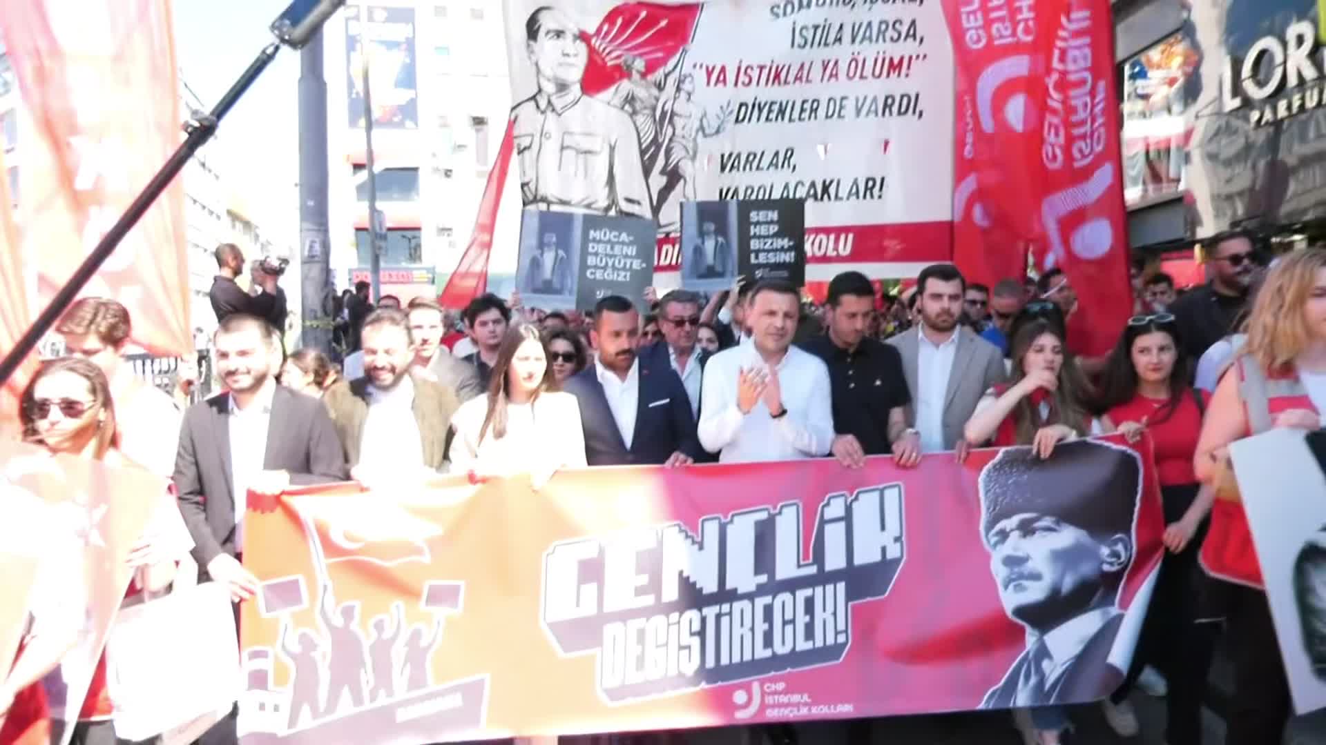CHP İstanbul Gençlik Kolları’ndan 19 Mayıs için kortej yürüyüşü