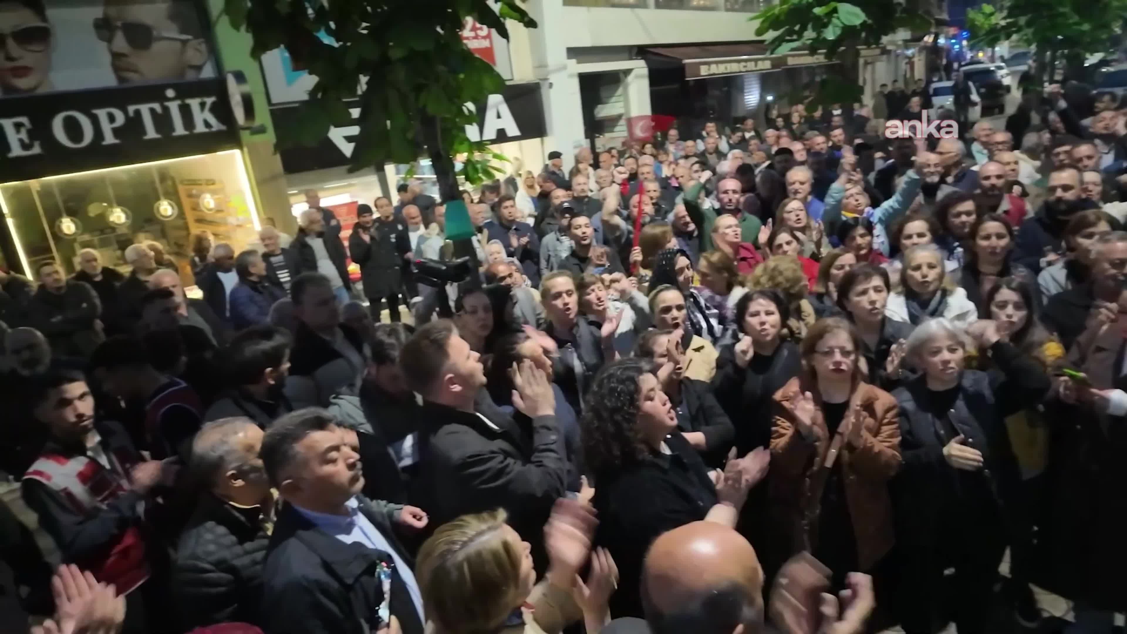 CHP Genel Merkezi'nin polis zoruyla tahliyesi Giresun'da protesto edildi