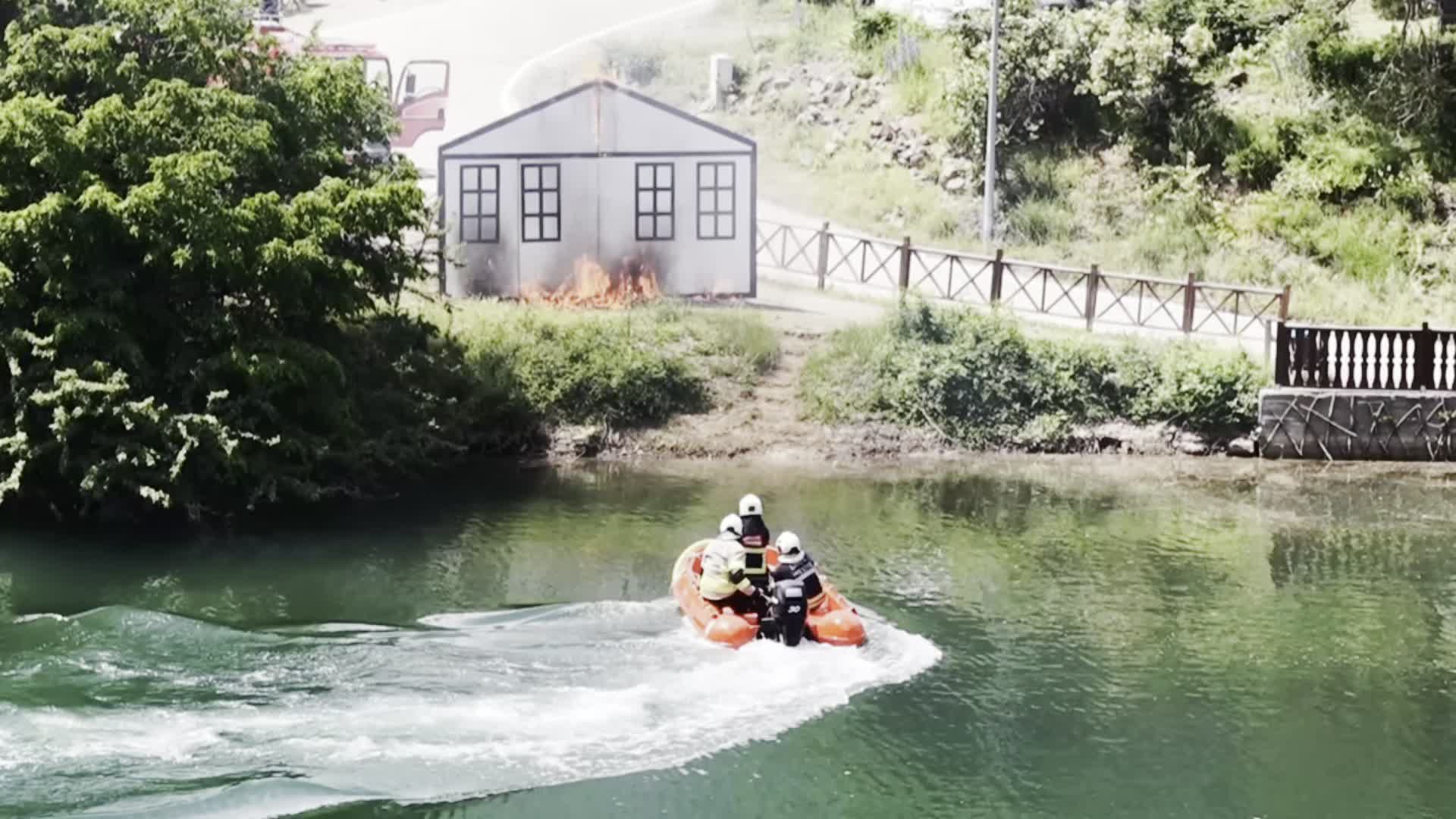 Amasya Boraboy Gölü'nde yangın ve kurtarma tatbikatı