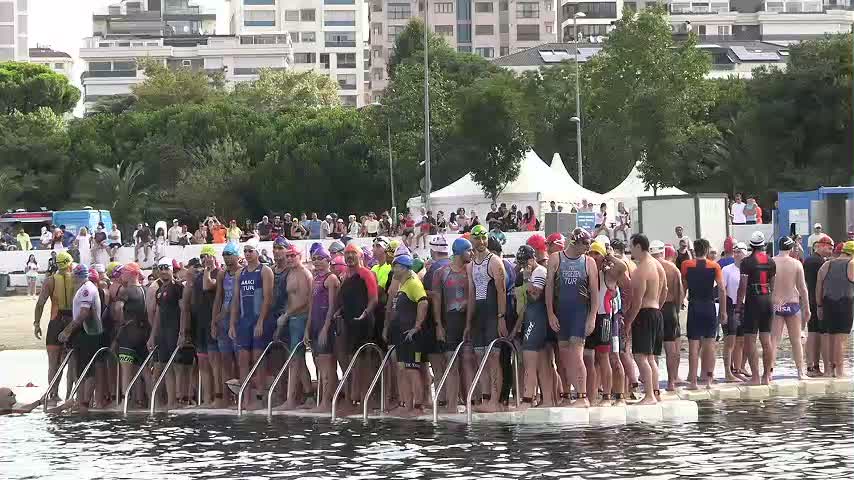 Kadıköy'de sprint triatlon heyecanı yaşandı