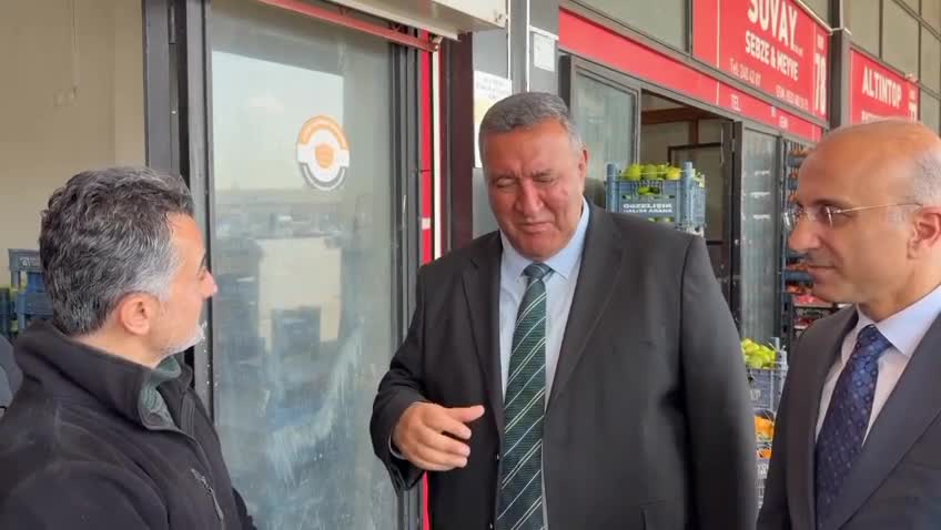 CHP'li Gürer'e dert yanan hal esnafı: Milletin alım gücü yok, inanın insanların gözü meyvede kalıyor