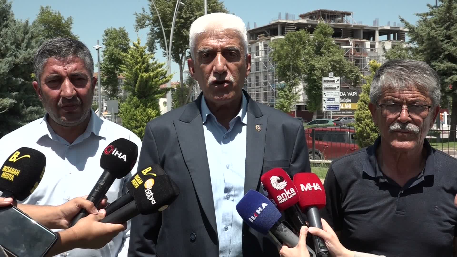 Malatya Ziraat Odaları İl Koordinasyon Kurulu Başkanı Kılıç: Beş ihracatçı, tedarikçilere 'kayısı almayın' talimatı veriyor. TMO alım yapmalı