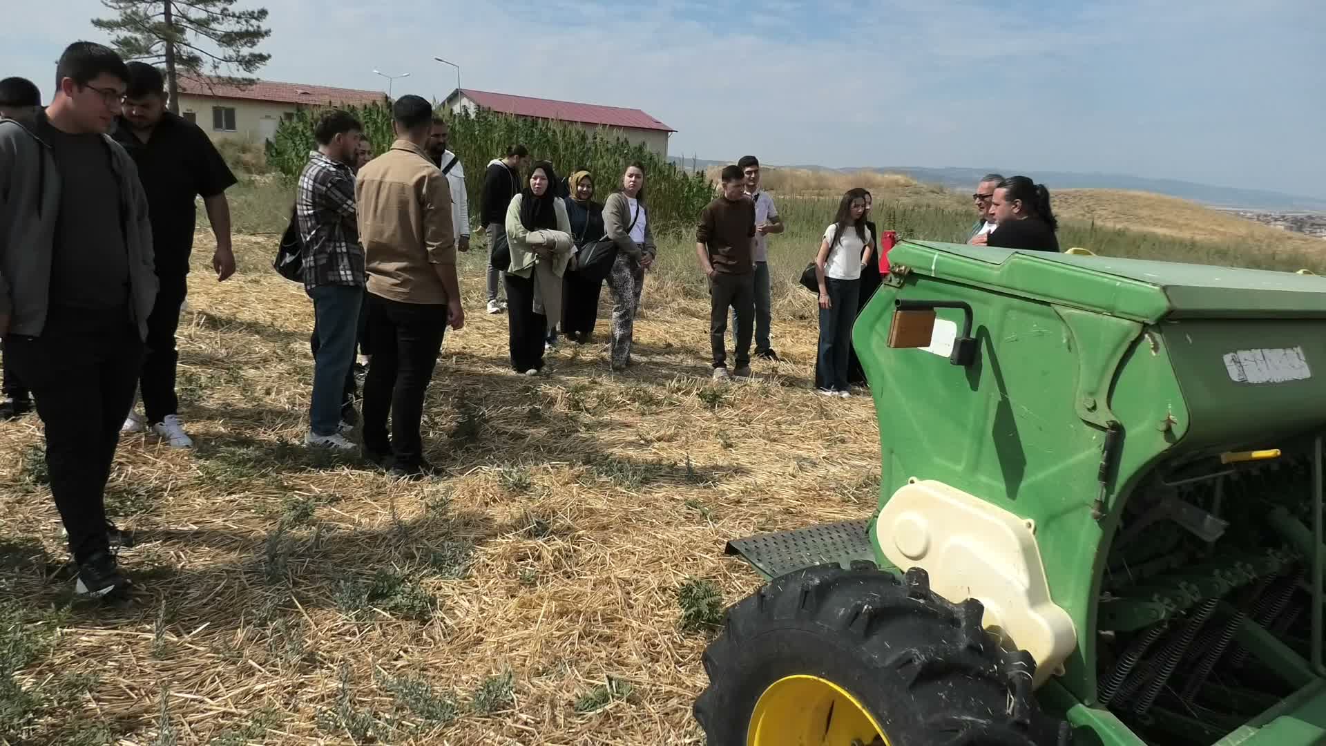 Yozgat'ta geleceğin ziraat mühendisleri tarlaya indi