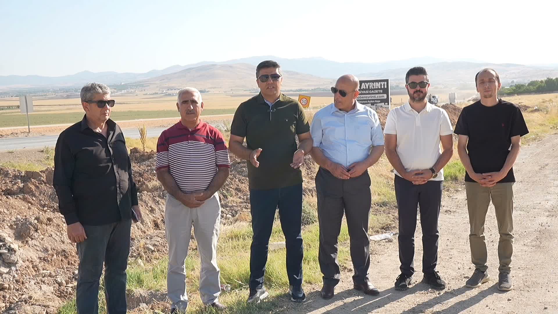Elazığ'da iki yıldır bitmeyen yola Yeniden Refah Partili Karakuş'tan tepki: Kış gelmeden bu rezalet bitsin