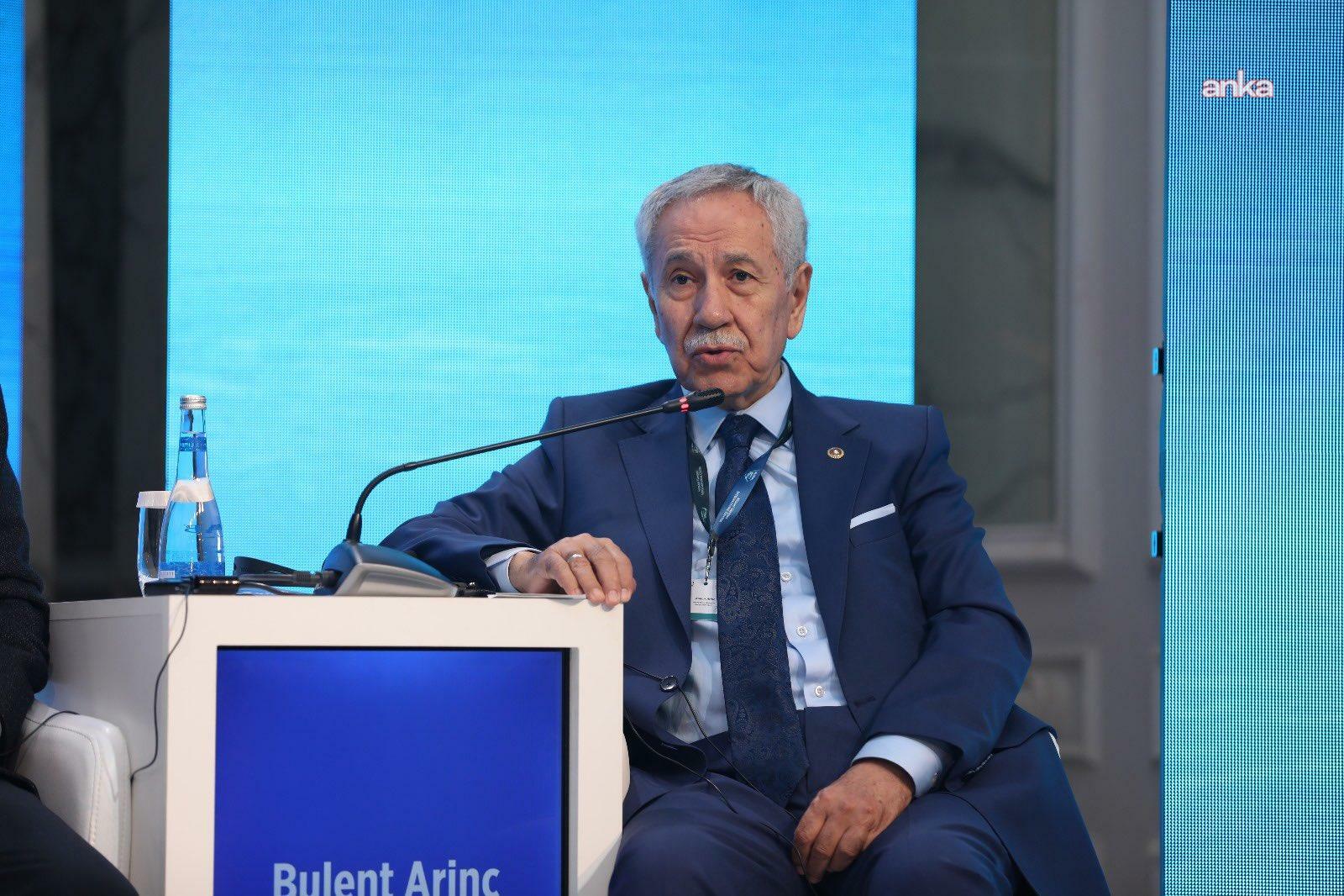 Arınç'tan Davutoğlu'na: "Bizim çizgimizde iki hoca vardır: Erbakan Hocamızdan sonra ikinci olarak da siz anılıyorsunuz"