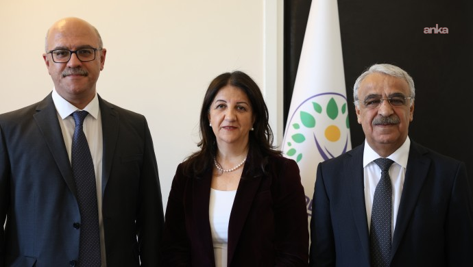 DEM Parti İmralı heyeti,  Öcalan ile görüşmek üzere yola çıktı