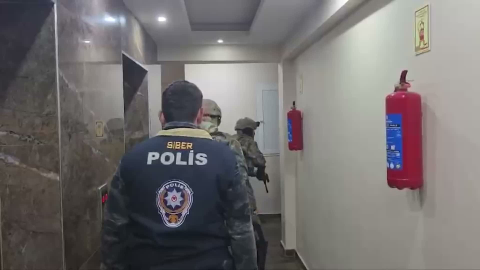İçişleri Bakanlığı: 27 ilde siber suç operasyonunda 303 kişi tutuklandı