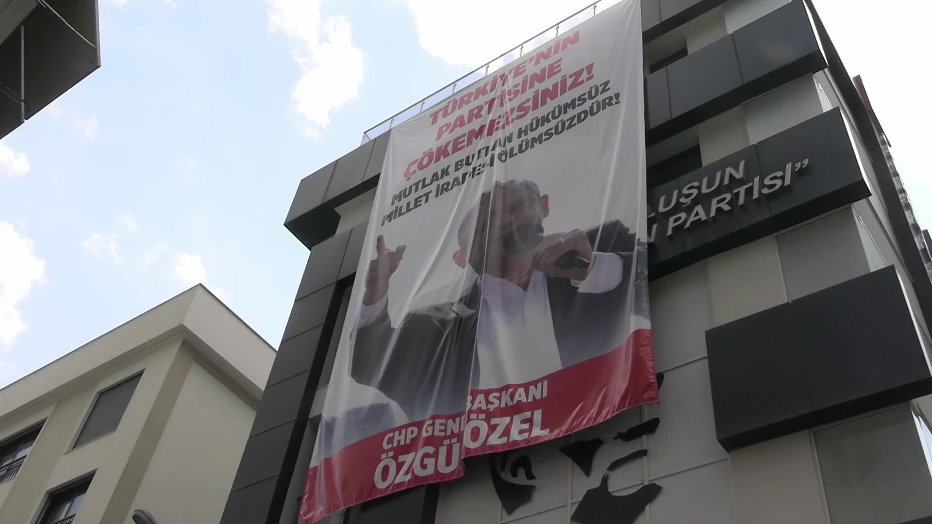 Özgür Özel, İzmir'e gidiyor... İl Başkanı Güç: Bu mücadele demokrasi mücadelesidir