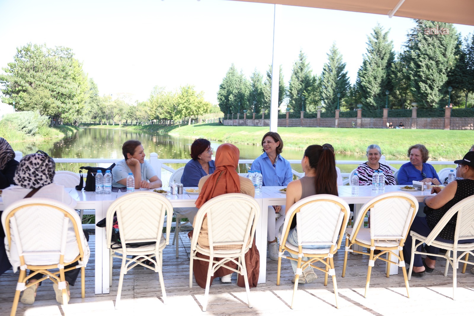 Eskişehir Belediye Başkanı Ünlüce, Karapınarlı kadınlarla bir araya geldi