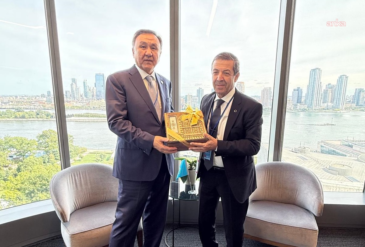 KKTC Dışişleri Bakanı Ertuğruloğlu, TDT Genel Sekreteri Ömüraliyev ile görüştü