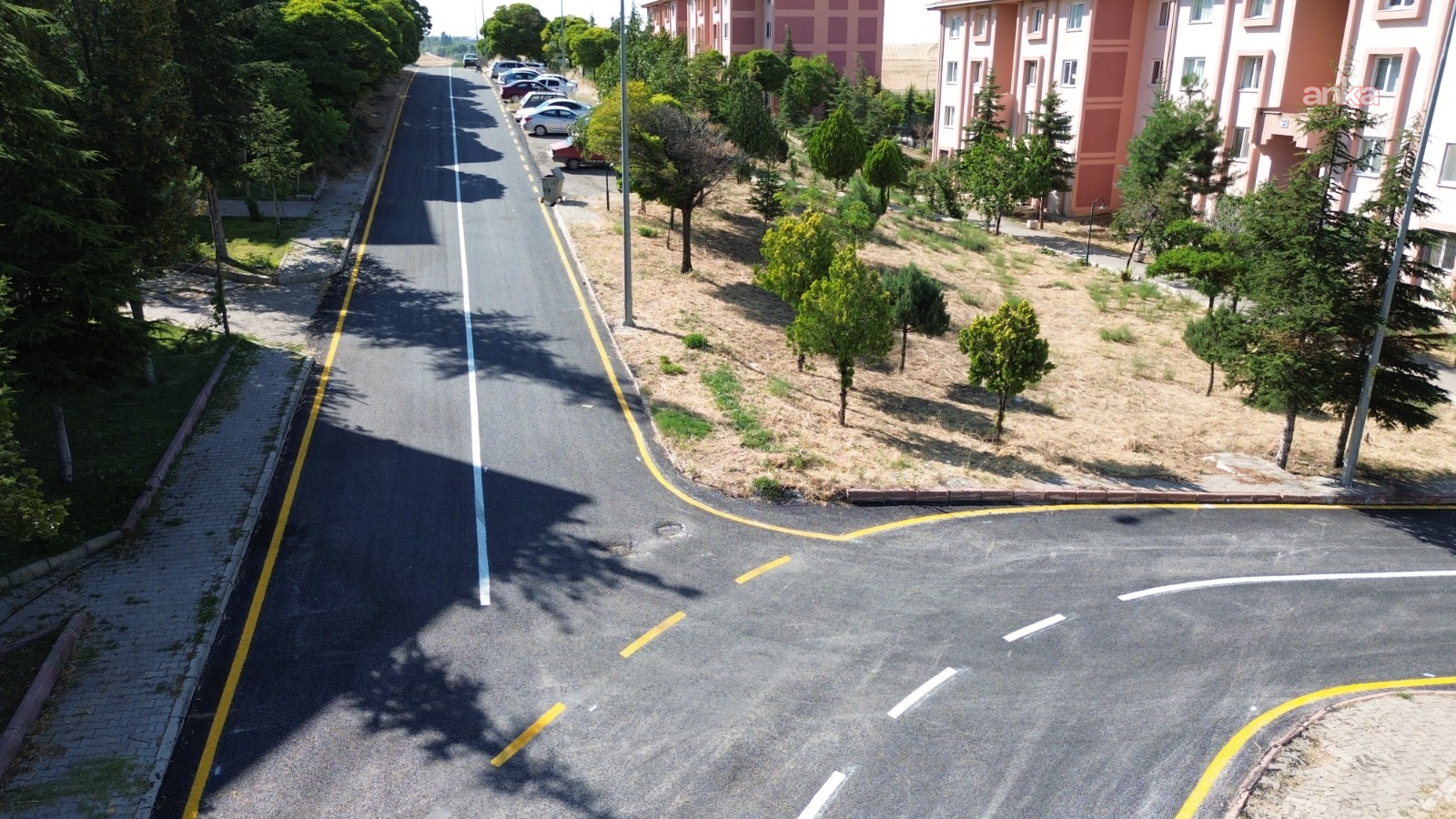 Kırşehir'de Güneykent TOKİ yolları sıcak asfaltla yenilendi